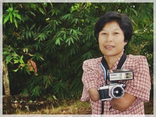Inspiring Story: Rusidah, an Armless Photographer