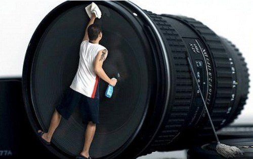 Cleaning dslr camera lens